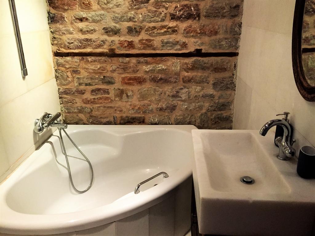 Old Inn Gorianadhes Ngoại thất bức ảnh