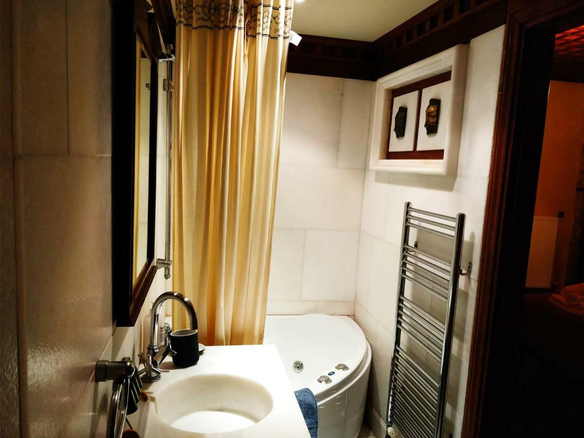 Old Inn Gorianadhes Ngoại thất bức ảnh